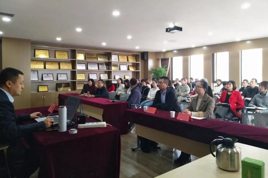 学无止境|好博·（中国）手机网页版举办法律知识专题培训